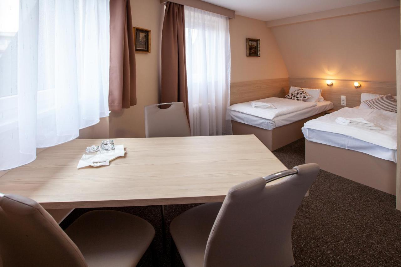 Hotel Stella Plzeň Extérieur photo
