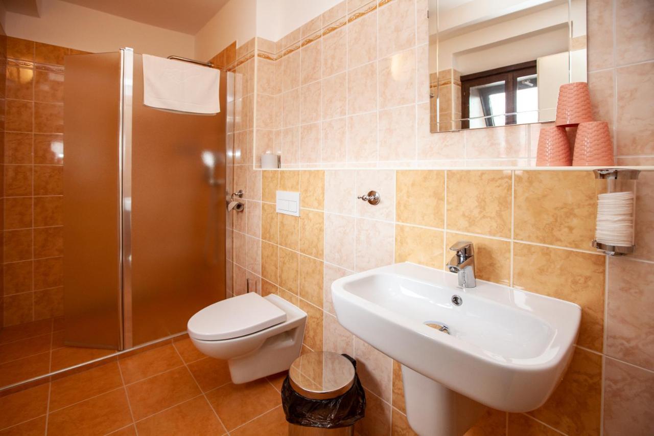 Hotel Stella Plzeň Extérieur photo