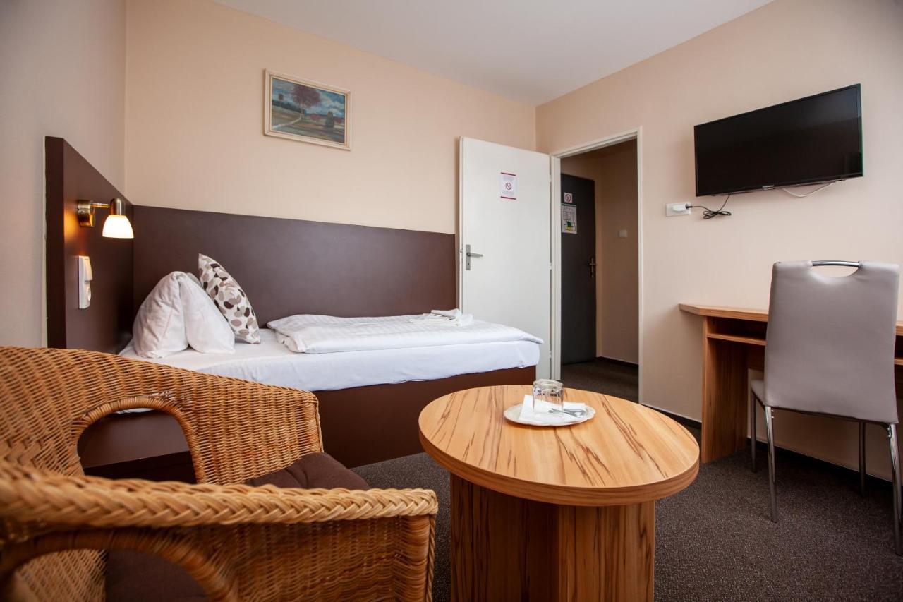Hotel Stella Plzeň Extérieur photo