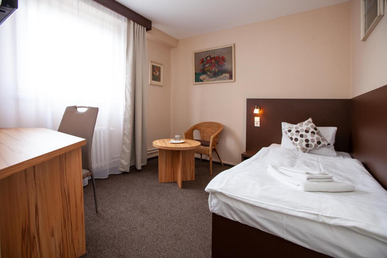 Hotel Stella Plzeň Extérieur photo
