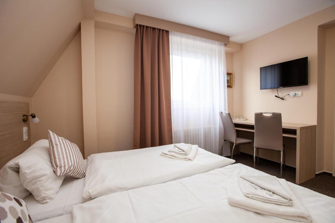 Hotel Stella Plzeň Extérieur photo