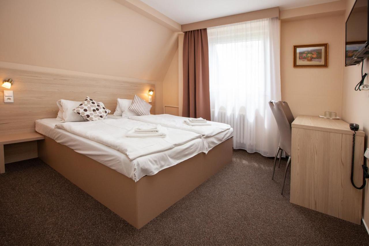 Hotel Stella Plzeň Extérieur photo