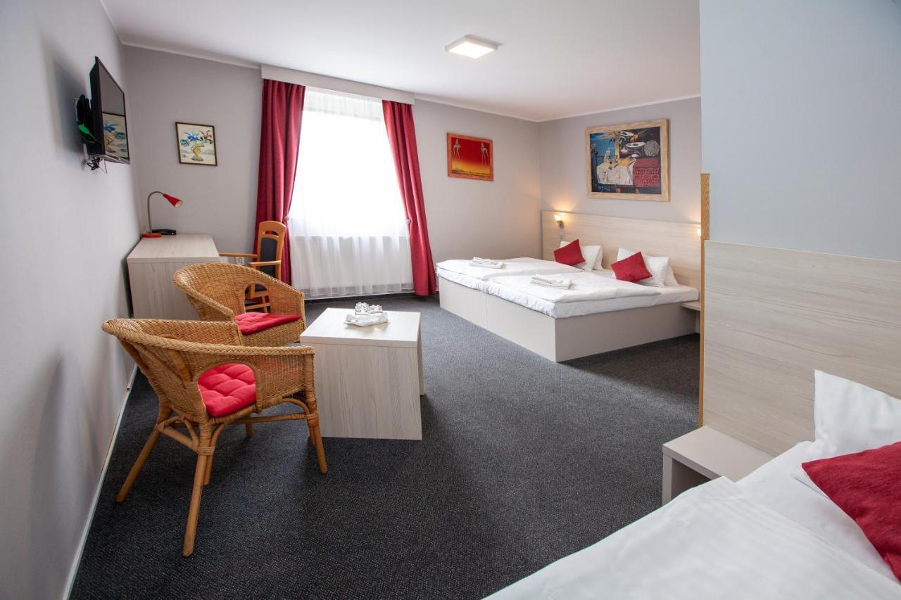 Hotel Stella Plzeň Extérieur photo
